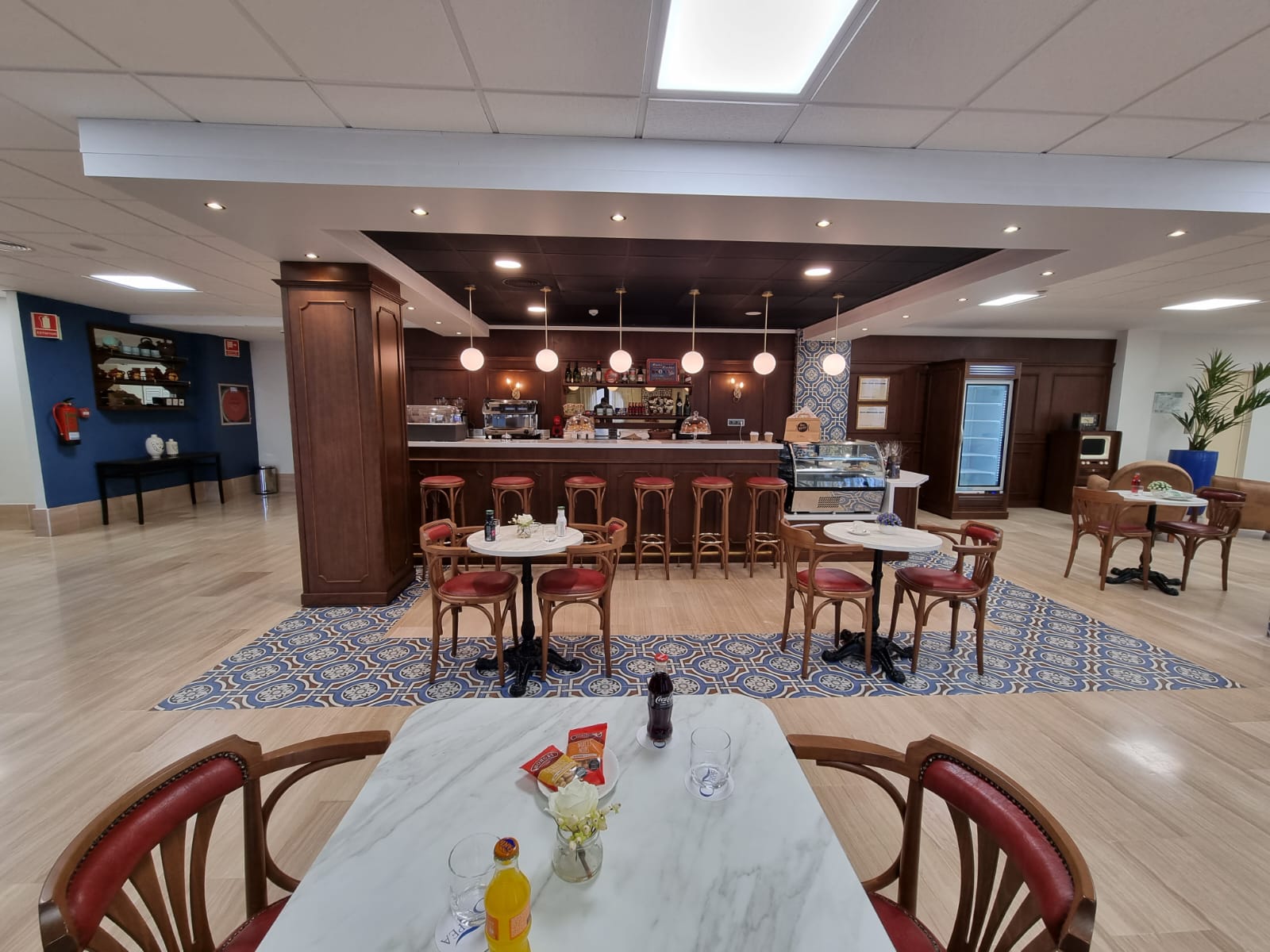 Cafetería y sala de reminiscencia de ORPEA Puente Romano
